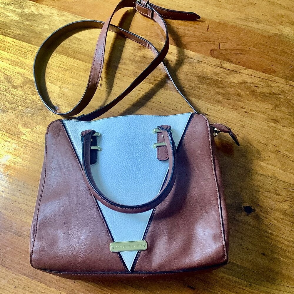 Steve Madden Brown Crossbody Bag Chic Functional Trendy Tailored High Quality